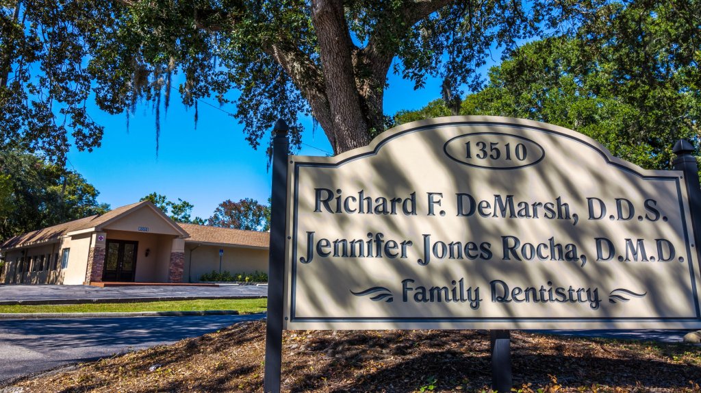 DeMarsh & Rocha Family Dentistry sign